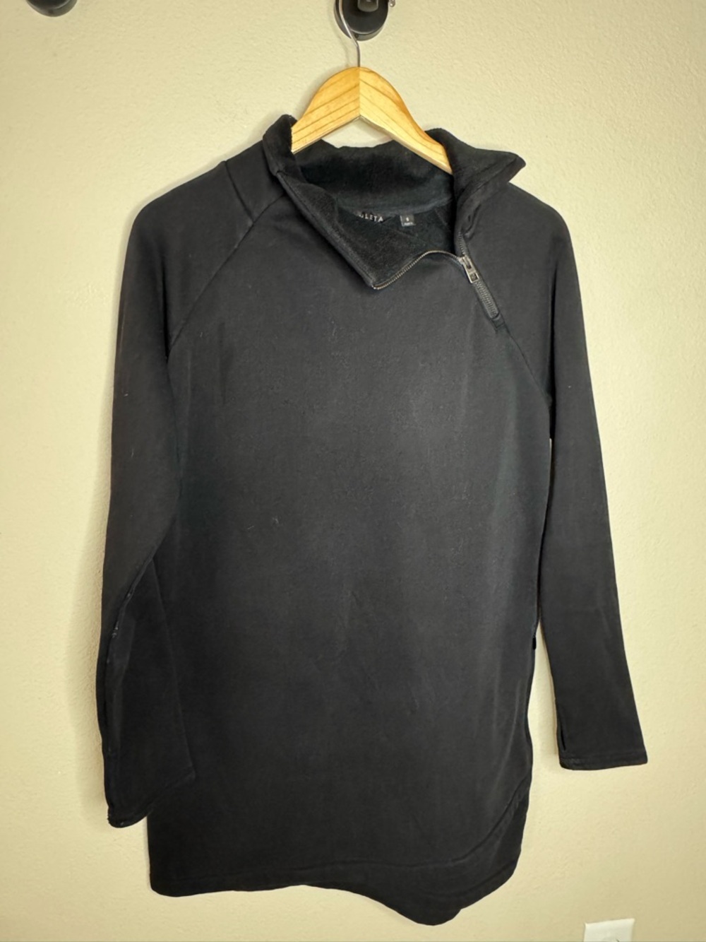 Athleta Black Fleece Lined Tunic Pullover Zip Neck Tulip Hem Size Small